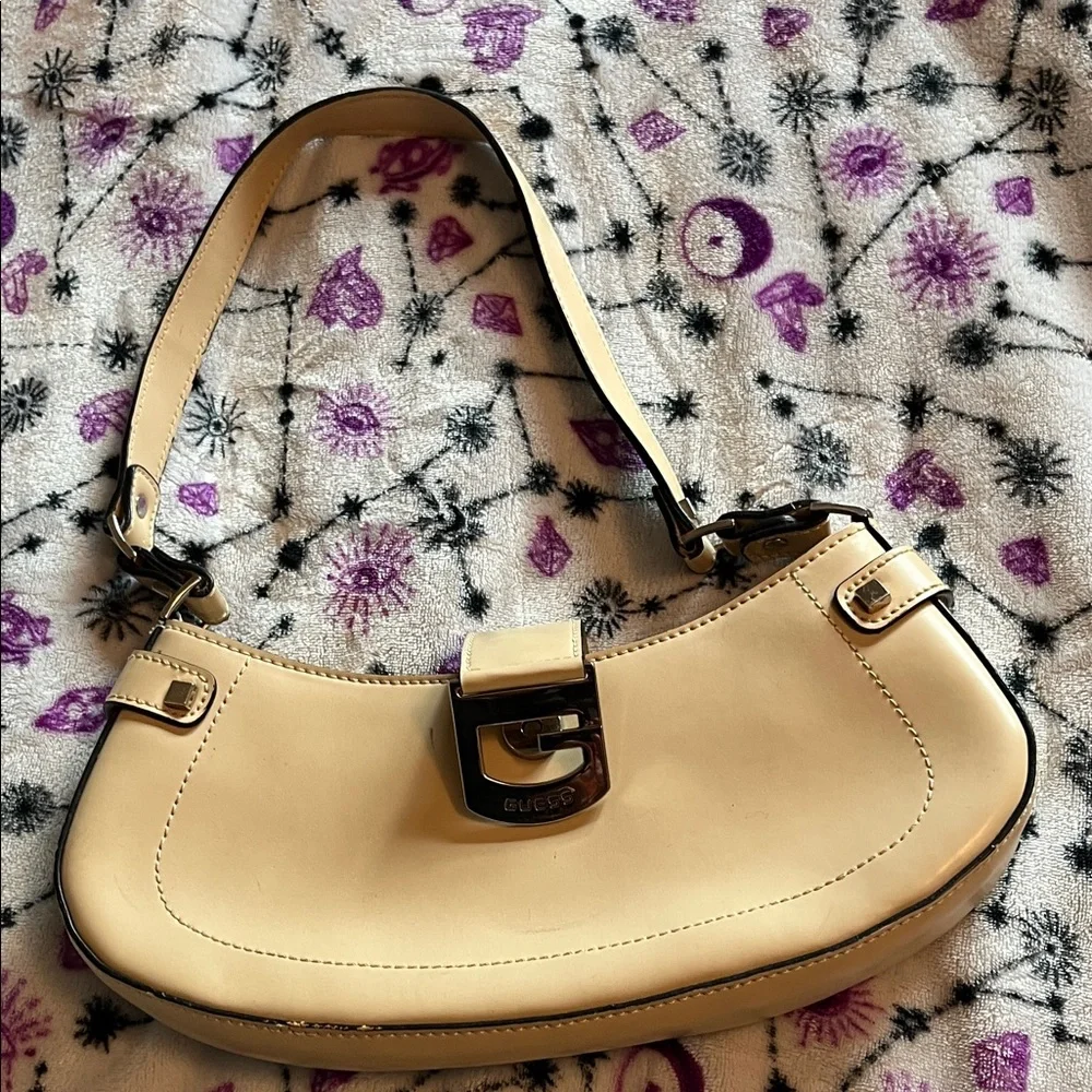 VINTAGE GUESS CURVE MINI PURSE - Picture 15 of 15